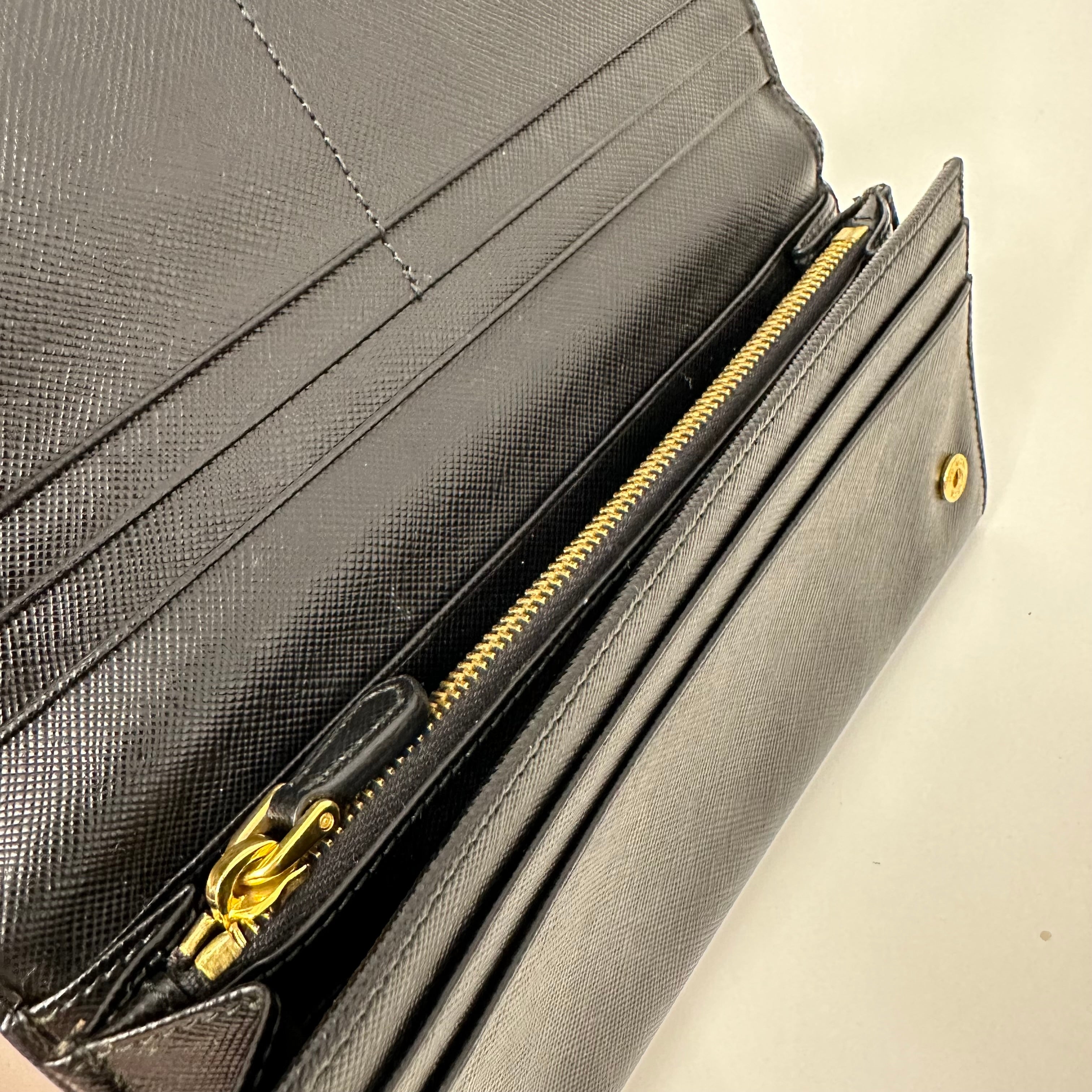 Saffiano Wallet w/ Chain