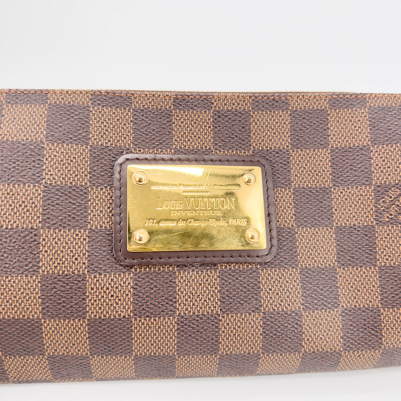 Review, Louis Vuitton Eva Clutch in Damier Azur, Wear and tear, What  fits